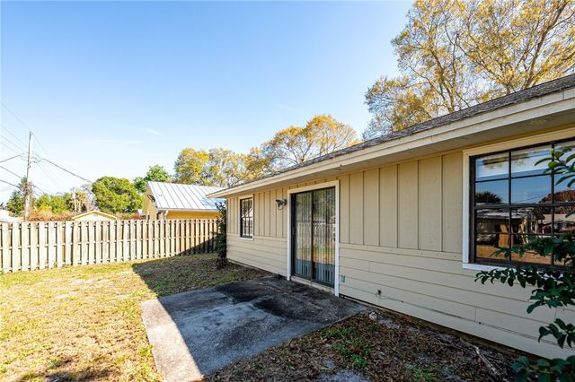 2890 1st Place, Vero Beach, FL 32968