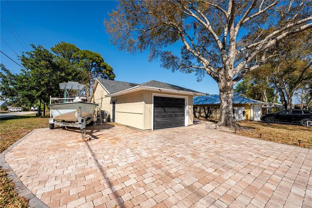 2890 1st Place, Vero Beach, FL 32968