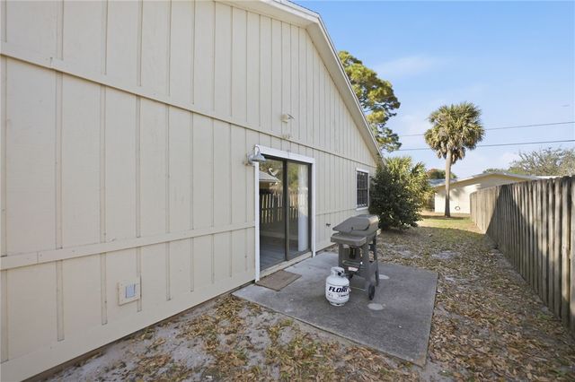 2890 1st Place, Vero Beach, FL 32968