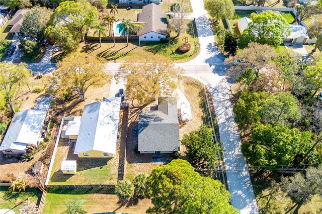 2890 1st Place, Vero Beach, FL 32968