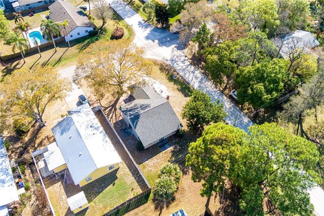 2890 1st Place, Vero Beach, FL 32968