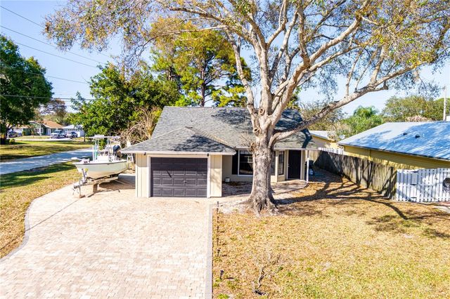 2890 1st Place, Vero Beach, FL 32968