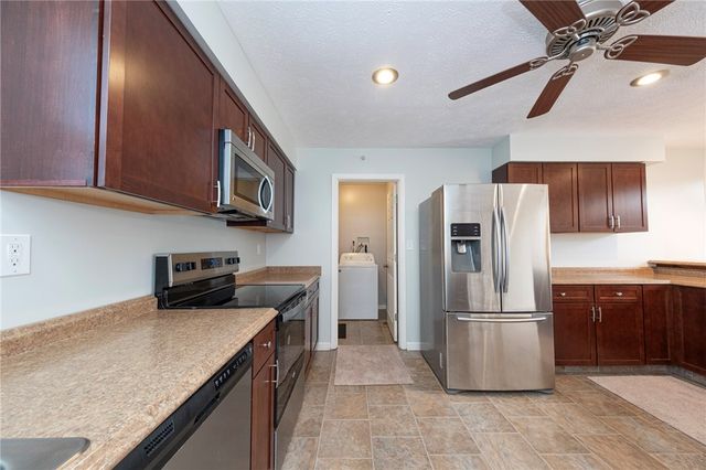 106 Sandy Brae DR, North Strabane, PA 15317