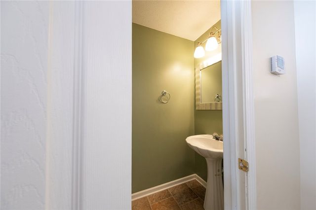 106 Sandy Brae DR, North Strabane, PA 15317