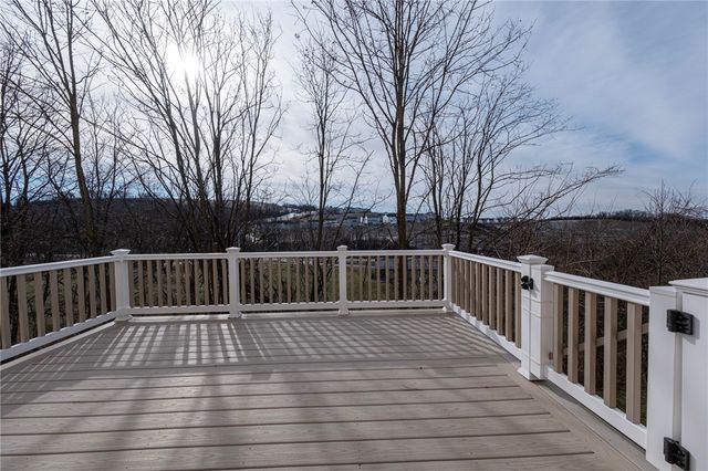 106 Sandy Brae DR, North Strabane, PA 15317