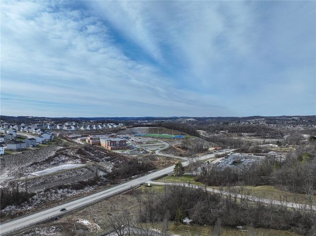106 Sandy Brae DR, North Strabane, PA 15317