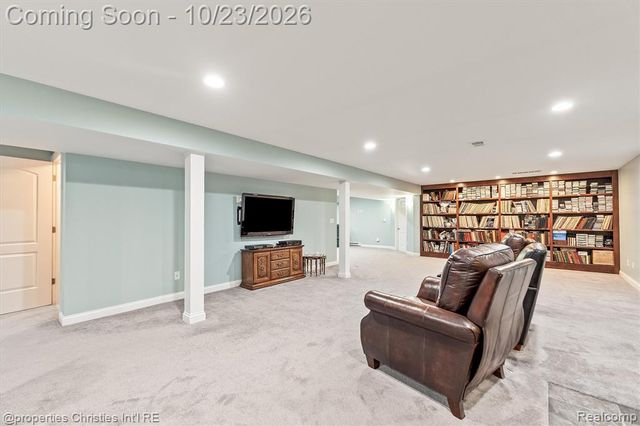 61119 Mustang Drive, South Lyon, MI 48178