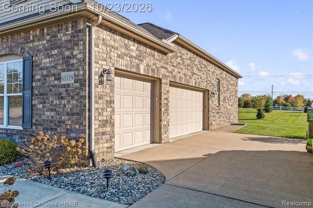 61119 Mustang Drive, South Lyon, MI 48178