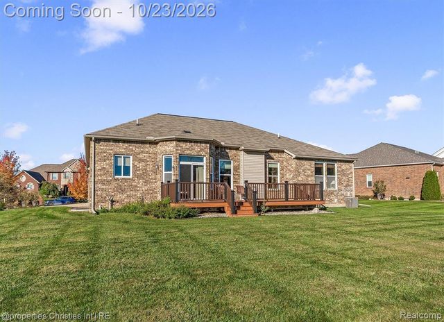 61119 Mustang Drive, South Lyon, MI 48178