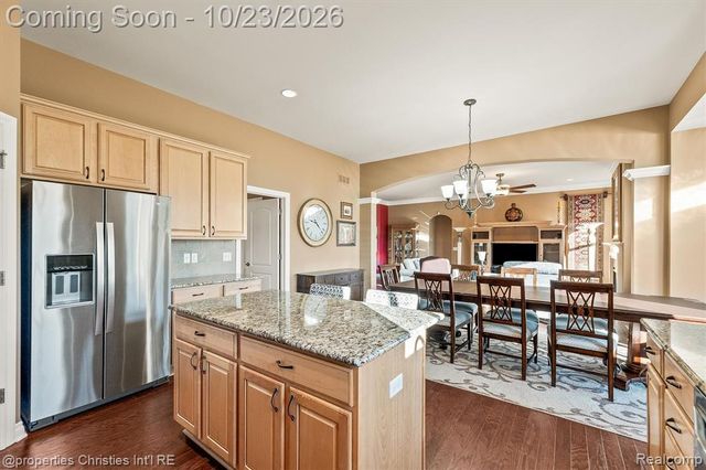 61119 Mustang Drive, South Lyon, MI 48178