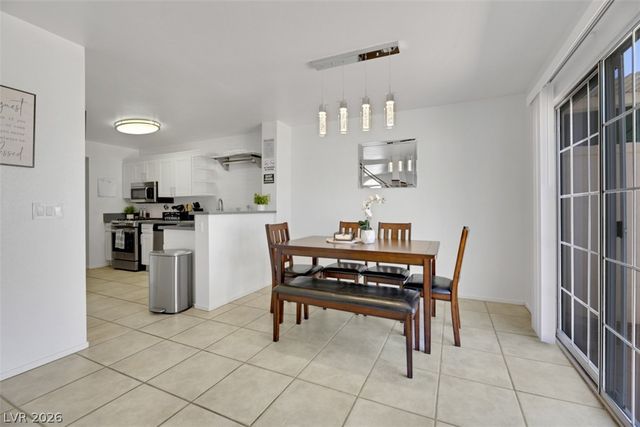 7989 Lisa Dawn Avenue, Las Vegas, NV 89147