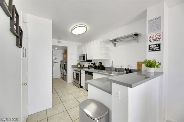 7989 Lisa Dawn Avenue, Las Vegas, NV 89147