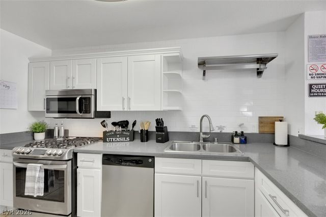 7989 Lisa Dawn Avenue, Las Vegas, NV 89147