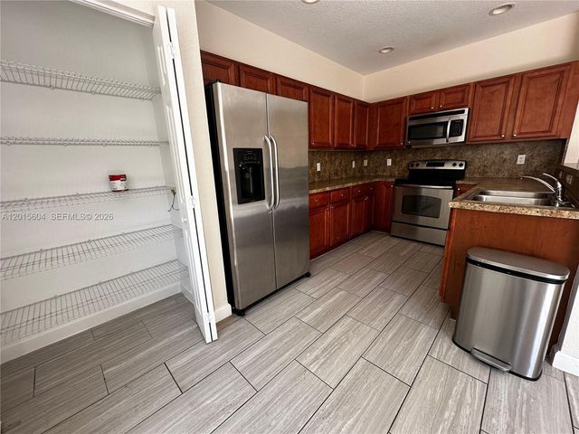 1036 NE 208th St 1036, Miami, FL 33179