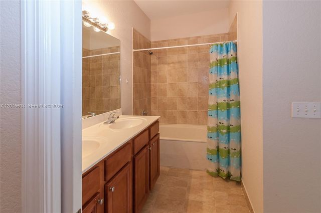 1036 NE 208th St 1036, Miami, FL 33179