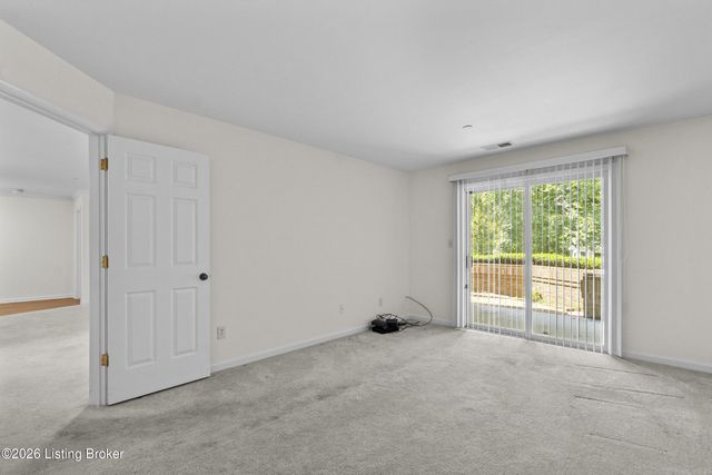 8605 Shelbyville Rd 127, Louisville, KY 40222