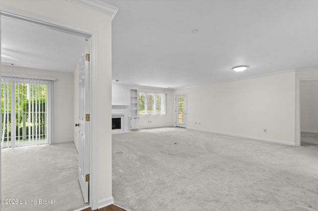 8605 Shelbyville Rd 127, Louisville, KY 40222