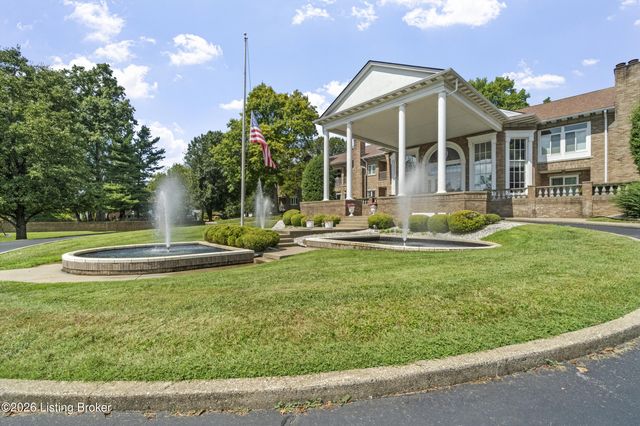 8605 Shelbyville Rd 127, Louisville, KY 40222