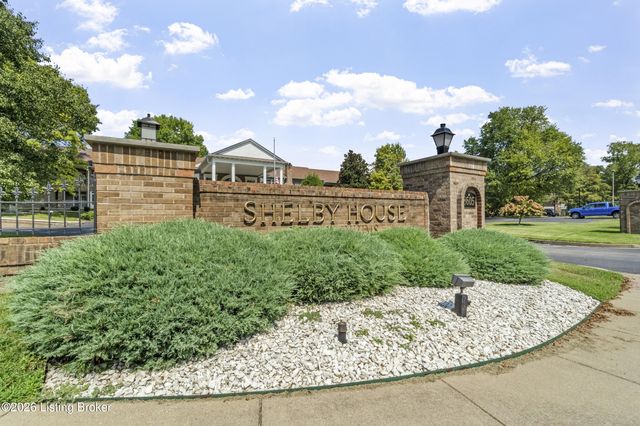 8605 Shelbyville Rd 127, Louisville, KY 40222