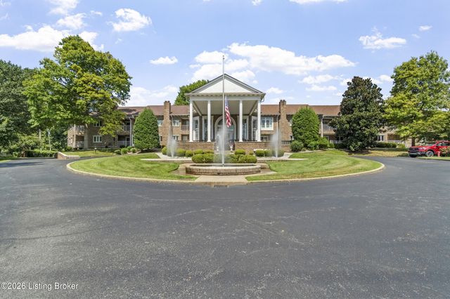 8605 Shelbyville Rd 127, Louisville, KY 40222