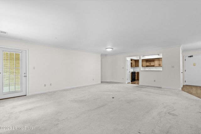 8605 Shelbyville Rd 127, Louisville, KY 40222