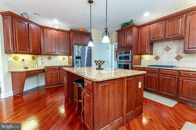 4140 DOUGLAS DR, Bethlehem, PA 18020