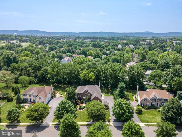 4140 DOUGLAS DR, Bethlehem, PA 18020