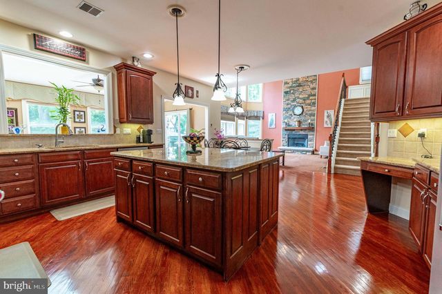 4140 DOUGLAS DR, Bethlehem, PA 18020