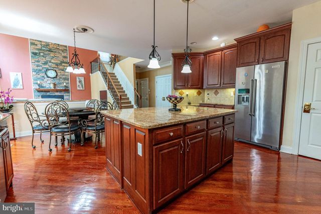 4140 DOUGLAS DR, Bethlehem, PA 18020