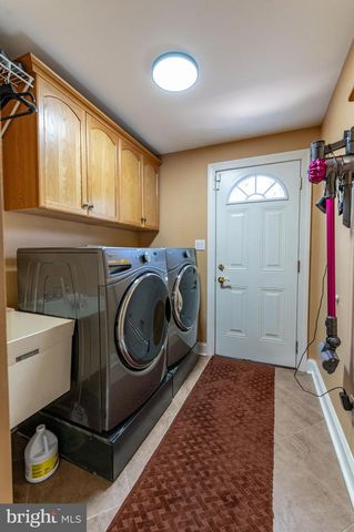 4140 DOUGLAS DR, Bethlehem, PA 18020