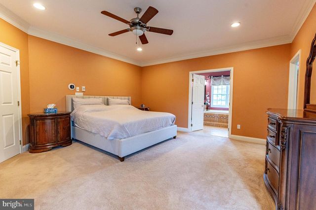 4140 DOUGLAS DR, Bethlehem, PA 18020