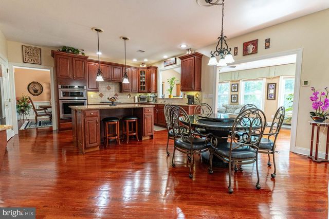 4140 DOUGLAS DR, Bethlehem, PA 18020