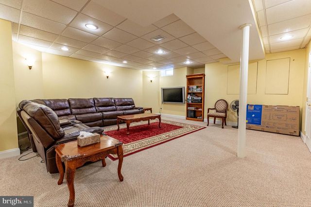 4140 DOUGLAS DR, Bethlehem, PA 18020