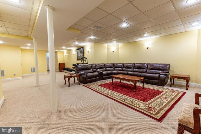 4140 DOUGLAS DR, Bethlehem, PA 18020