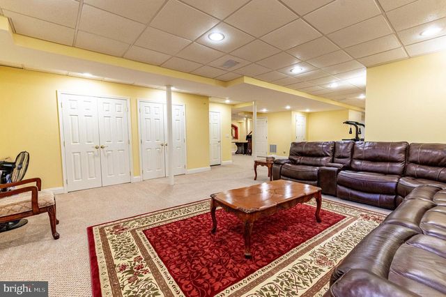 4140 DOUGLAS DR, Bethlehem, PA 18020