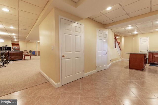 4140 DOUGLAS DR, Bethlehem, PA 18020