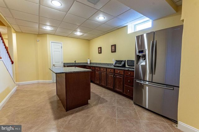 4140 DOUGLAS DR, Bethlehem, PA 18020