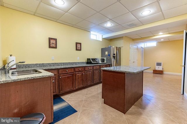 4140 DOUGLAS DR, Bethlehem, PA 18020