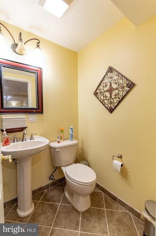 4140 DOUGLAS DR, Bethlehem, PA 18020