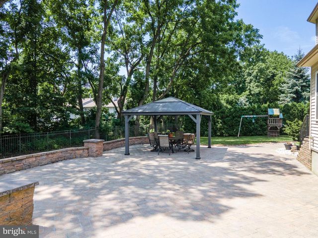 4140 DOUGLAS DR, Bethlehem, PA 18020
