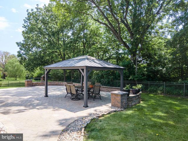 4140 DOUGLAS DR, Bethlehem, PA 18020