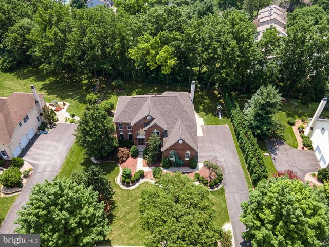 4140 DOUGLAS DR, Bethlehem, PA 18020