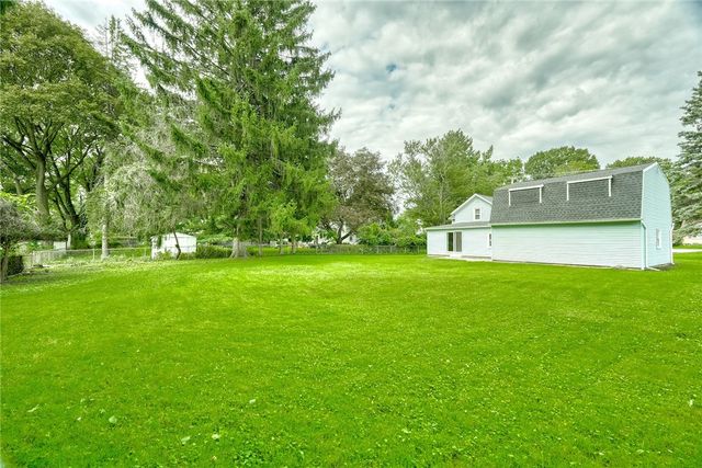 595 Hinchey Road, Gates, NY 14624