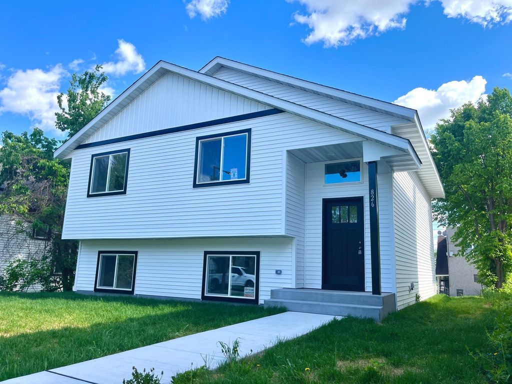826 Sims Avenue, Saint Paul, MN 55106
