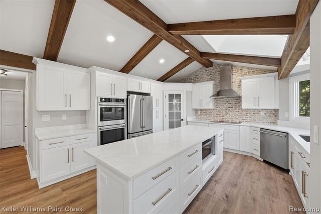 2918 Shannon Drive, Oakland, MI 48363