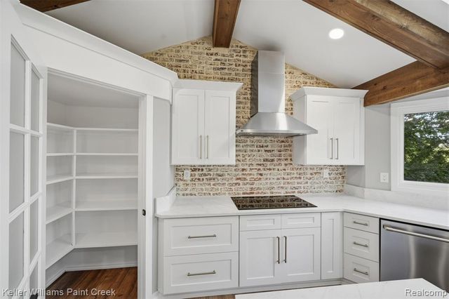 2918 Shannon Drive, Oakland, MI 48363