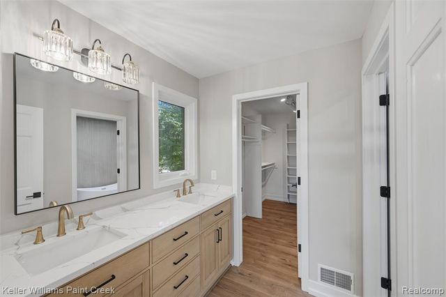 2918 Shannon Drive, Oakland, MI 48363