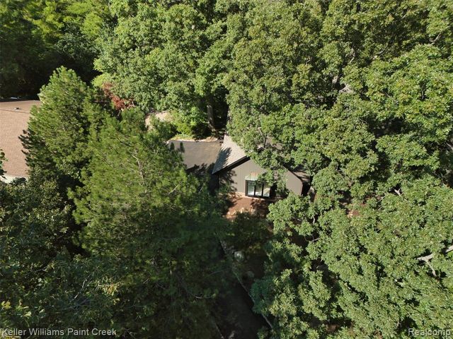 2918 Shannon Drive, Oakland, MI 48363