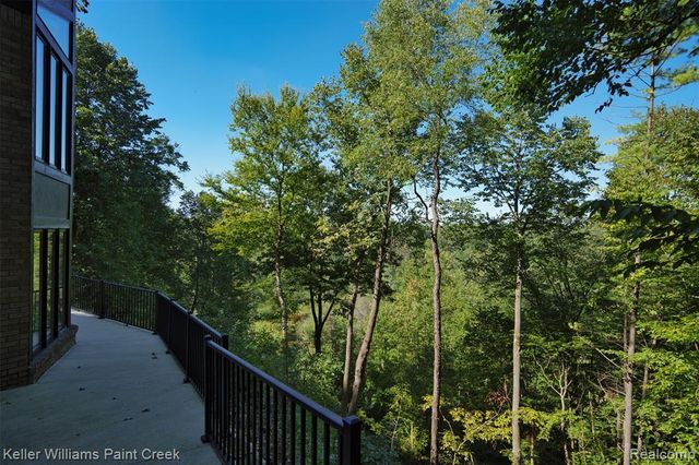 2918 Shannon Drive, Oakland, MI 48363