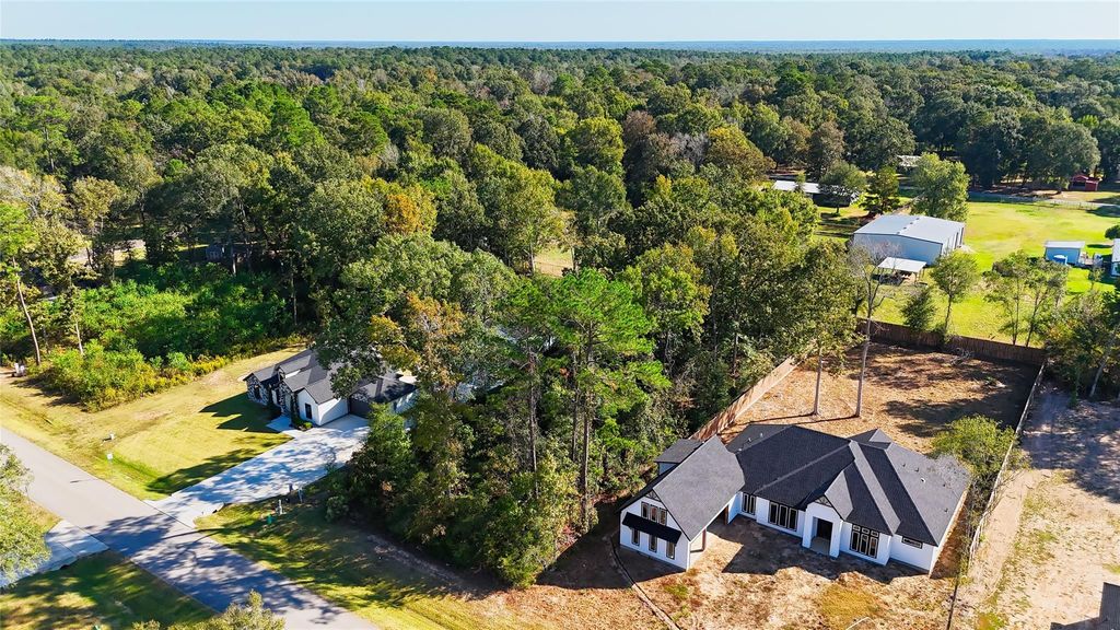 187 County Road 6606, Dayton, TX 77535